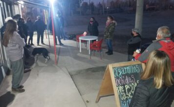 Vecinas y vecinos de los sectores sin agua exigen respuestas esta semana