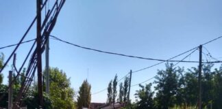 Descontento en Costa Esperanza con la metodología implementada para retirar los tendidos precarios